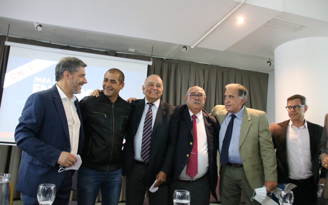 «No se pueden traer primero los jugadores y después el técnico»